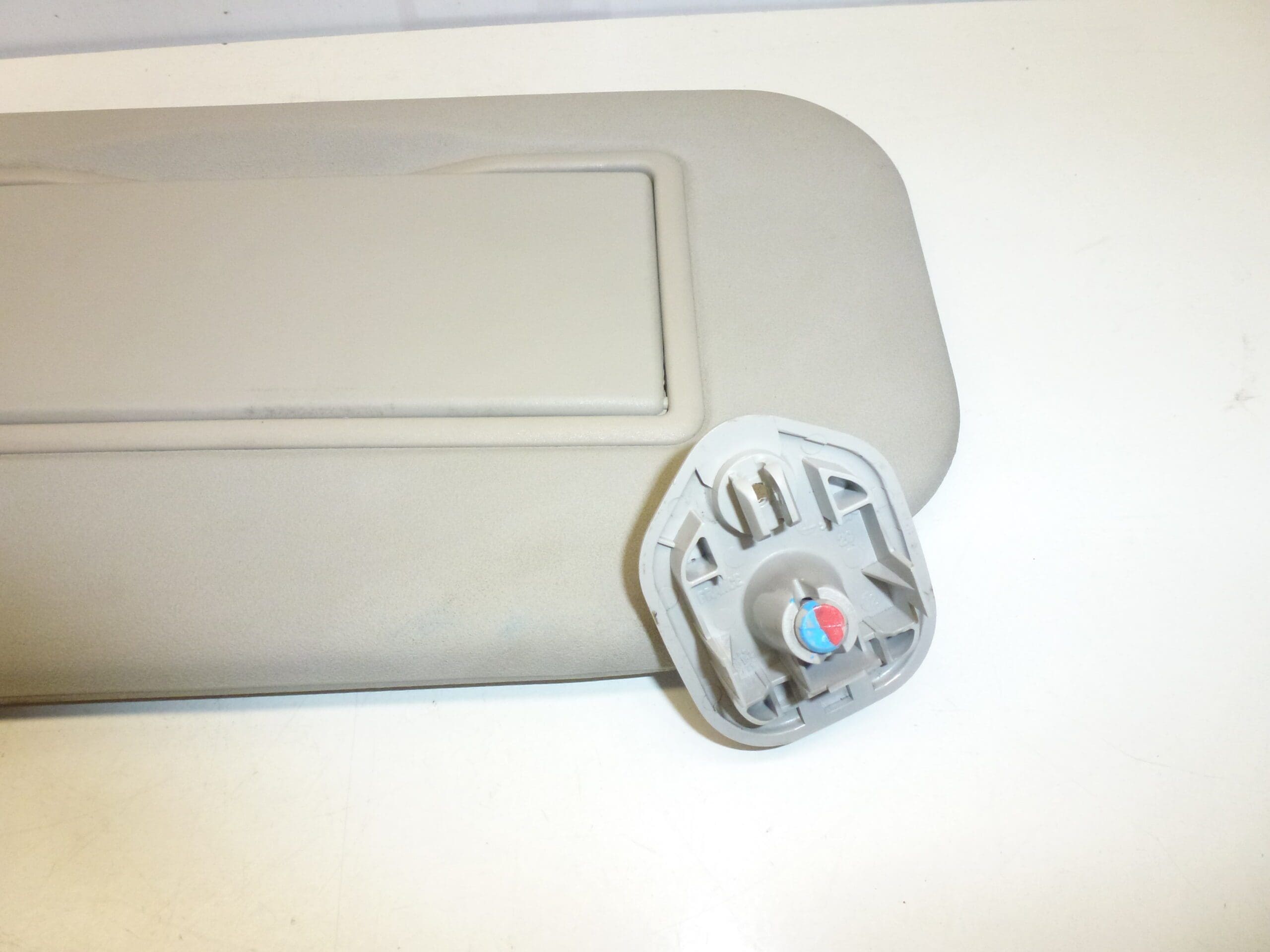 Pala de sol esquerda Citroën Peugeot 8143FT 8143HL