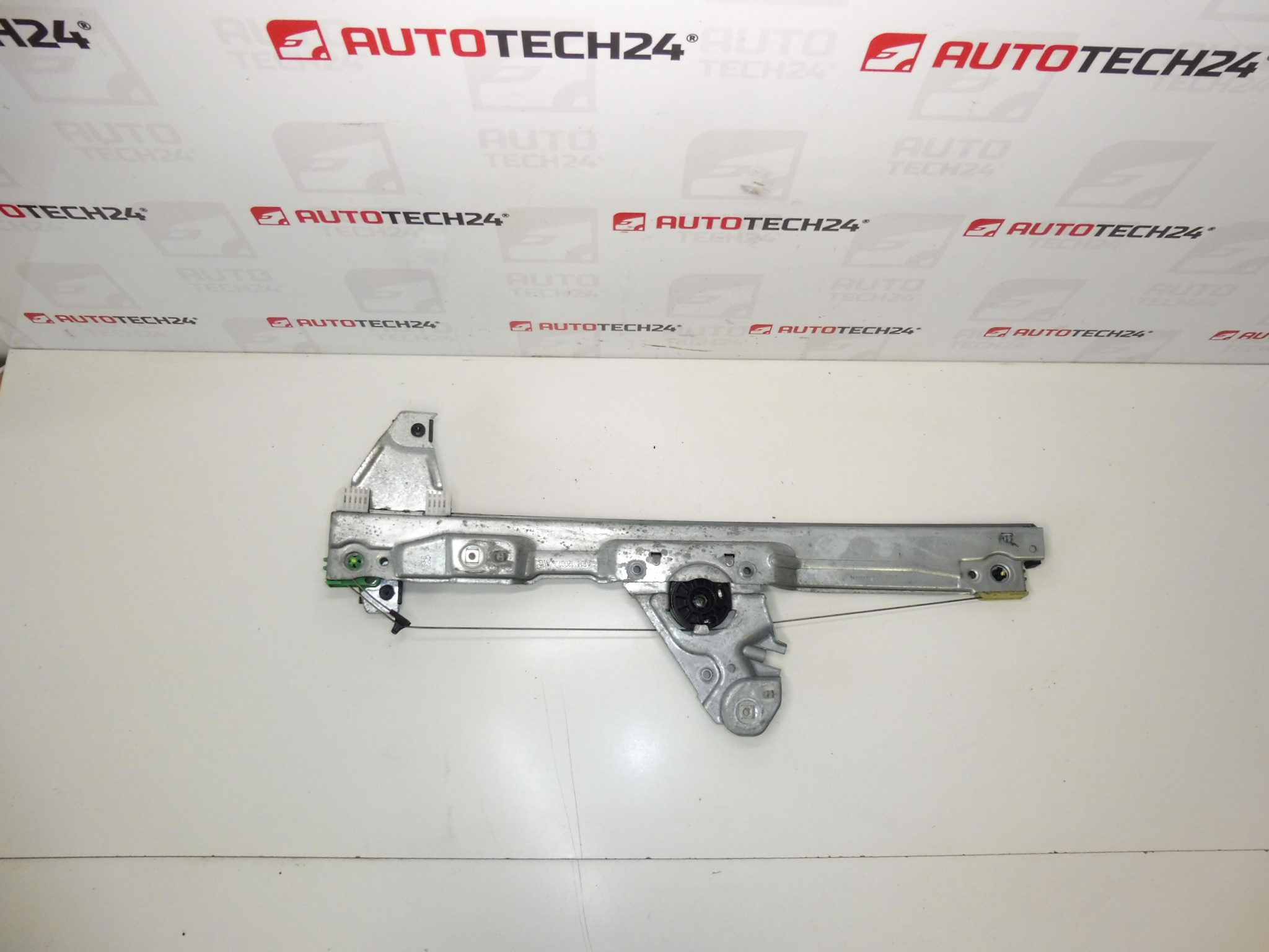 Mecanismo de enrolamento da janela esquerda Peugeot 308 9658927080 9221CW