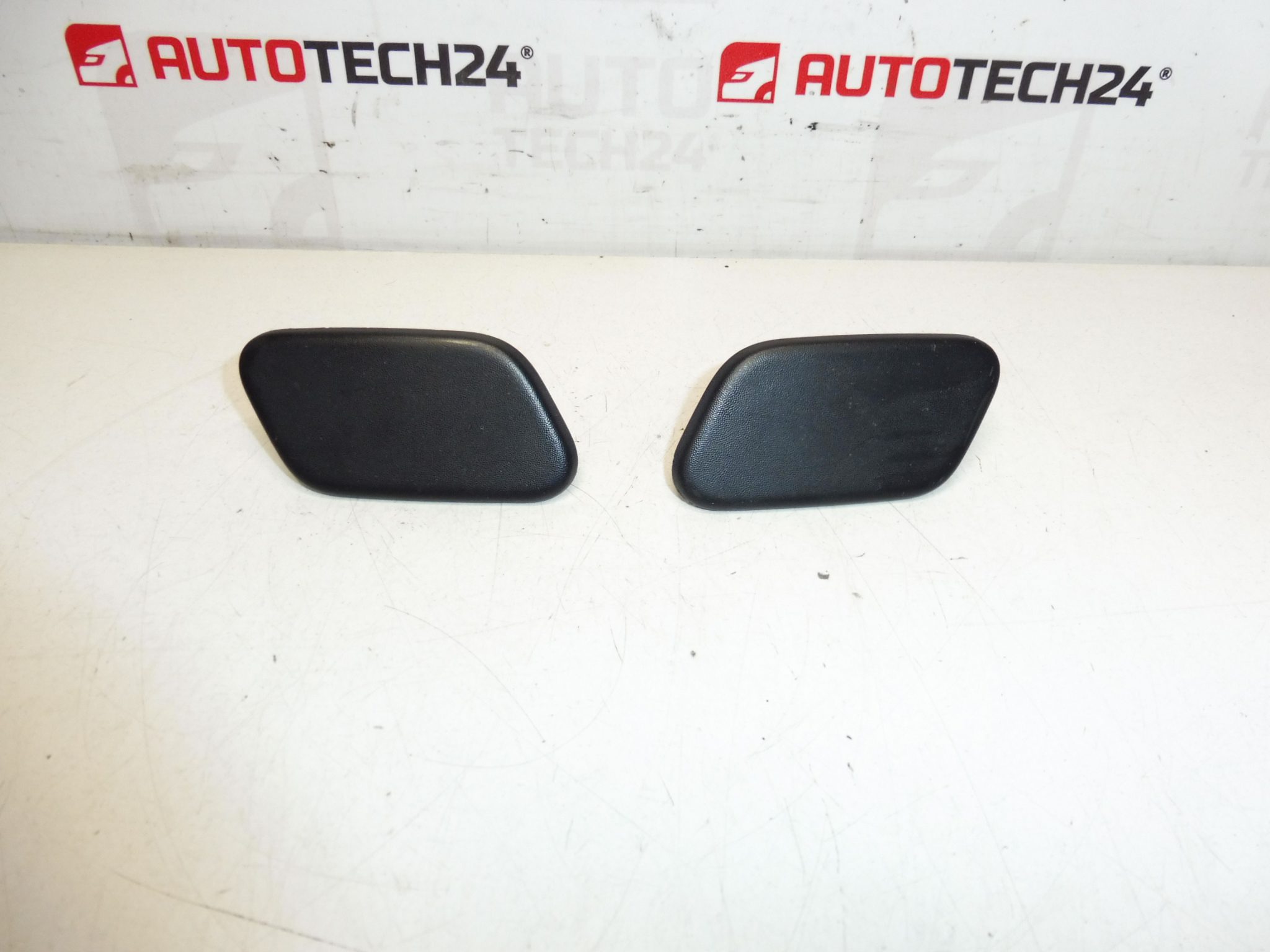 O bocal do lavador de farol cobre Peugeot 3008 5008 742294